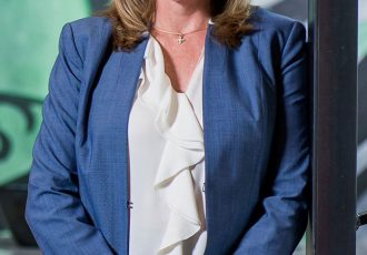 زنان در رهبری: مدیر ارشد اداری Bozzuto جولی اسمیت در مورد انجام کاری که دوست دارید