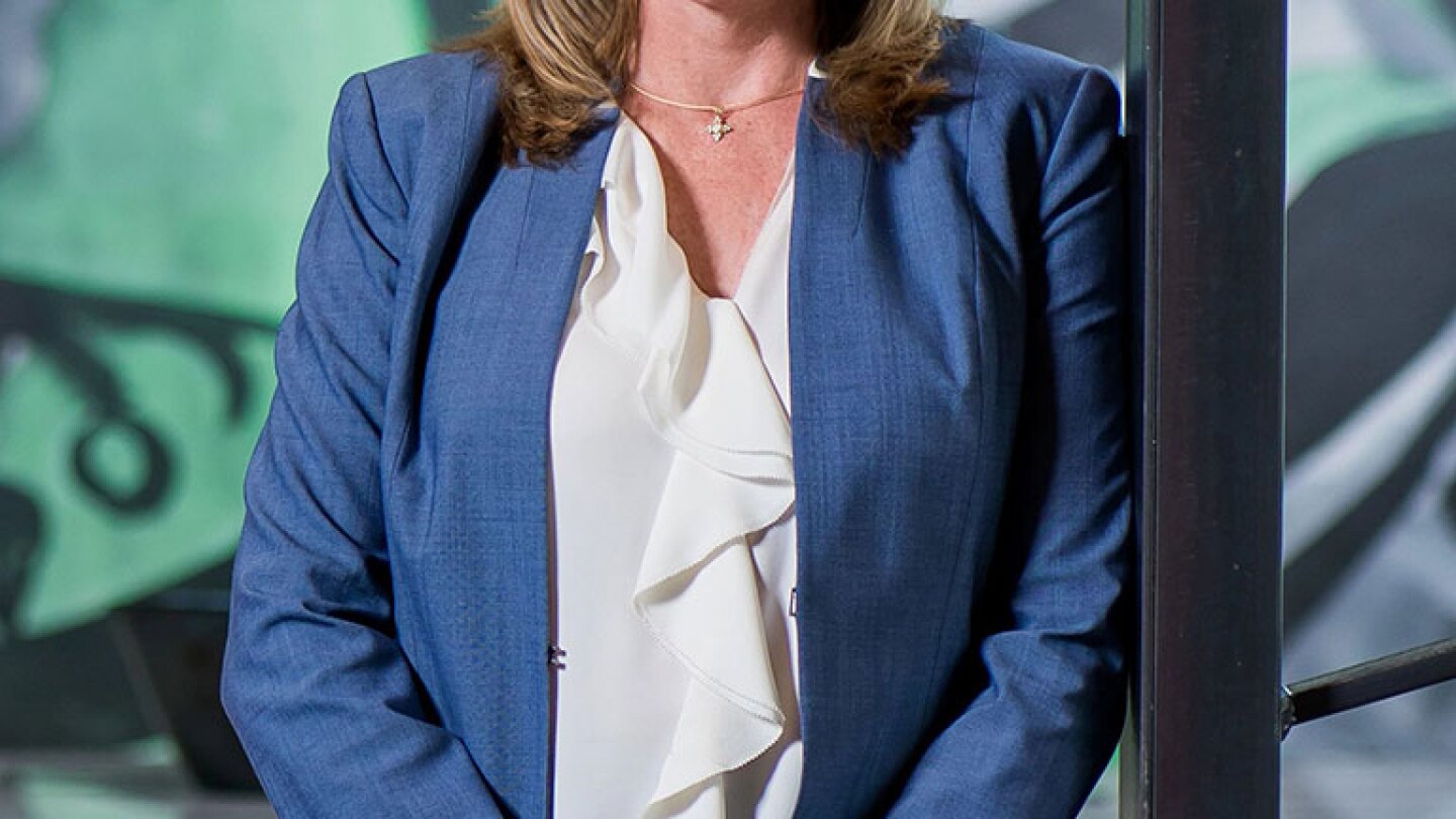 زنان در رهبری: مدیر ارشد اداری Bozzuto جولی اسمیت در مورد انجام کاری که دوست دارید
