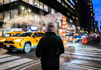 شهر نیویورک امن ترین سال خود را برای عابران پیاده داشته است.  چه چیزی درست رفت؟