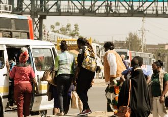 هیچ سفر ایمن برای زنان وجود ندارد: چرا سیستم های حرکتی در شهرهای آفریقا نیازهای زنان را برآورده نمی کند