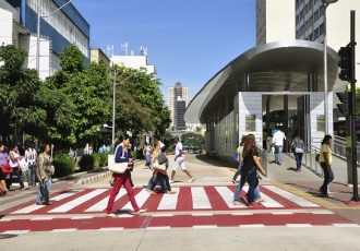 چگونه “خیابان های کامل” شهرهای ایمن تر و پایدارتر را در برزیل ایجاد می کنند