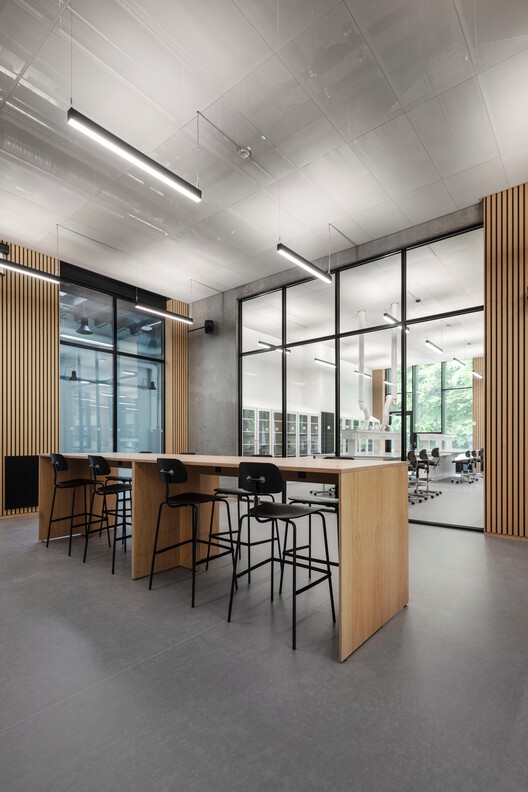 B357 Research Hub / Christensen & Co. Architects - عکاسی داخلی، آشپزخانه، میز، صندلی