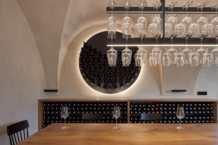 Kolby Winery / ORA - عکاسی داخلی، میز، صندلی