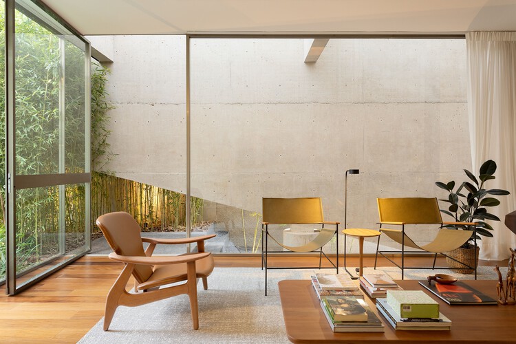 خانه A2 / Caracho Arquitetos - عکاسی داخلی، میز، صندلی