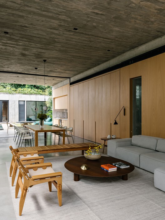 Ipó House / Estúdio BRA Arquitetura - عکاسی داخلی، میز، مبل، پنجره