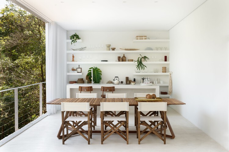 پسوند خانه برانکا / Piacesi Arquitetos Associados - عکاسی داخلی، اتاق غذاخوری، میز، قفسه بندی