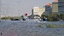 ویدئو| خیابان‌های دبی هنوز غرق در آب است!