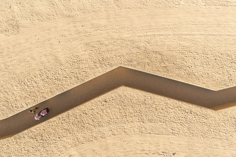 وقتی زمین شروع به نگاه کردن به خود کرد - نصب Desert X / SYN Architects - تصویر 10 از 17