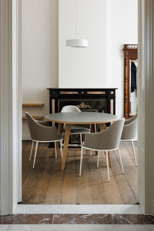 The Ursuline Convent / a2o architecten - عکاسی داخلی، اتاق غذاخوری، میز، صندلی