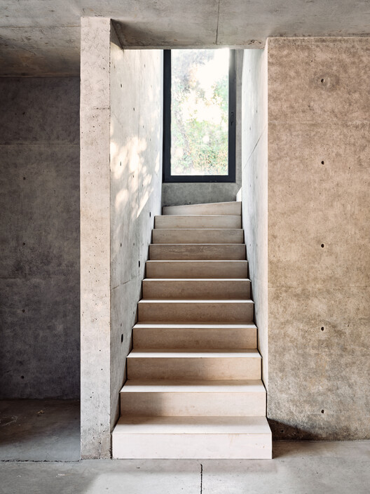 خانه ام سی / کریستیان رومرو والنته - عکاسی داخلی، پله ها، نرده