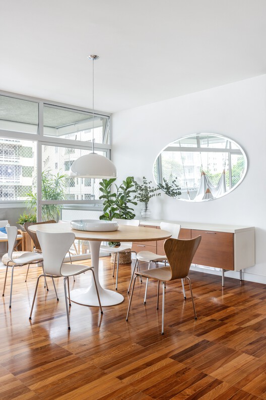 The Baronesa Apartment / Lucia Manzano Arquitetura + Paisagismo - عکاسی داخلی، اتاق غذاخوری، میز، صندلی، پنجره
