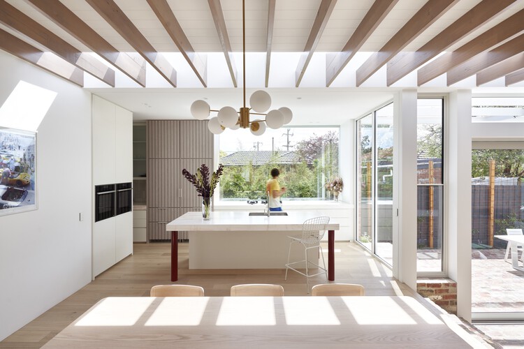 خانه لیندزی / معماری Megowan - عکاسی داخلی، آشپزخانه، پرتو