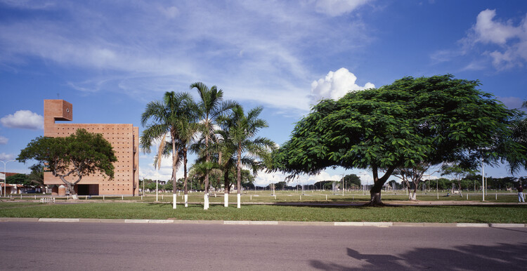 بنای یادبود ماریو بوتا در اجلاس قاره آمریکا - تصویر 7 از