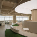 طراحی داخلی دفتر مرکزی گروه فوروارد / استودیو 10 - تصویر 4 از 22