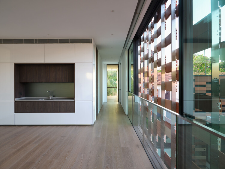 خانه تراکوتا / معماران K2LD - عکاسی داخلی، آشپزخانه، پنجره، صندلی