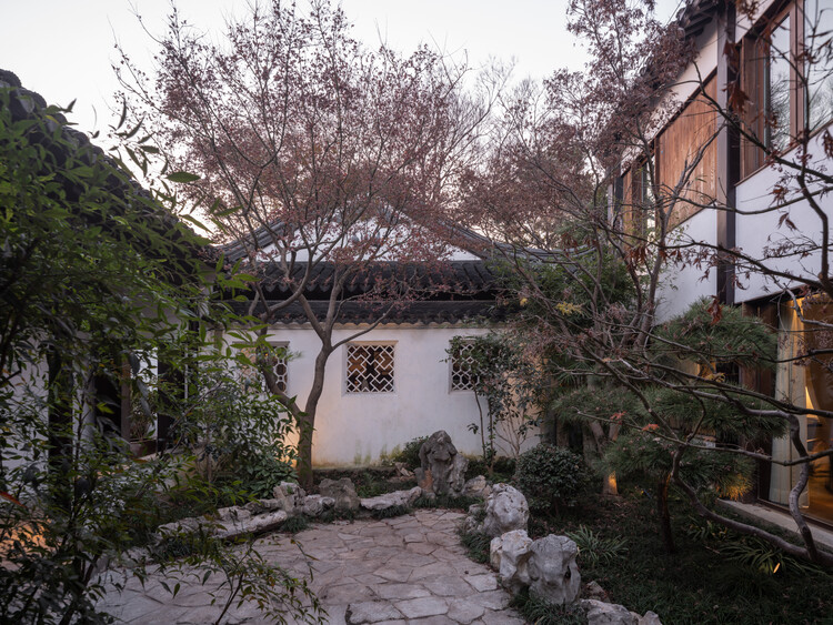 خانه Jiangnan Changyuan در سوژو / Atelier Deshaus - عکاسی بیرونی، پنجره، باغ