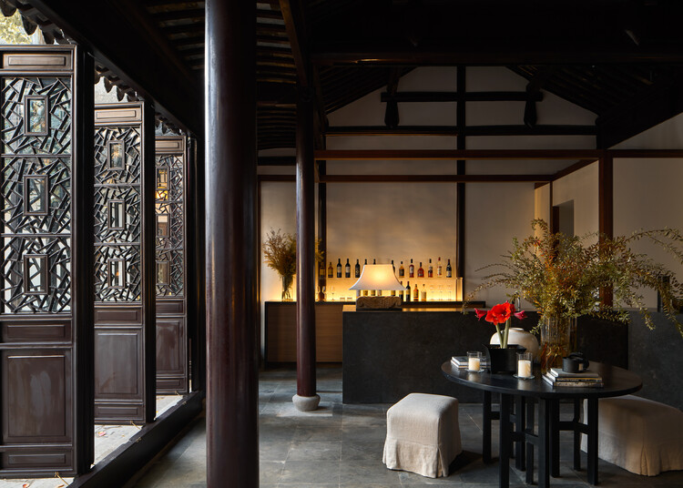 خانه Jiangnan Changyuan در سوژو / Atelier Deshaus - عکاسی داخلی، میز، پرتو