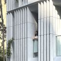 ساختمان مسکونی سایه / معماران علی حقیقی - عکاسی داخلی، نما، پنجره، هندریل