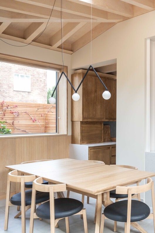 بازیگران Corbel House / Grafted - عکاسی داخلی، اتاق غذاخوری، میز، پنجره، صندلی