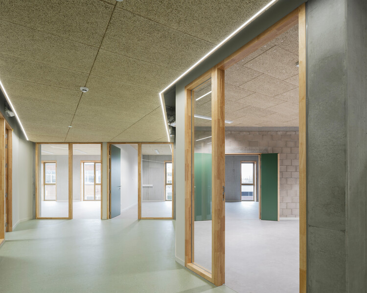 پردیس VTS Sint-Niklaas / STYFHALS Architects - عکاسی داخلی، شیشه، نما