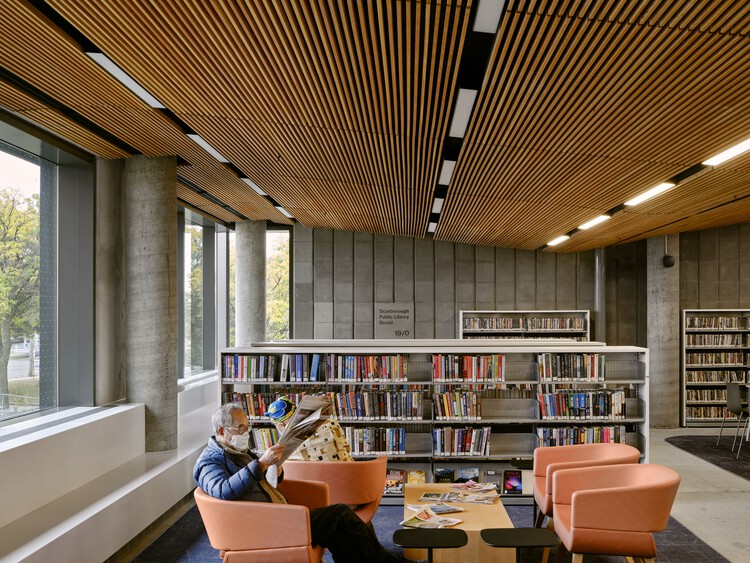 کتابخانه عمومی تورنتو - شعبه آلبرت کمپبل / شرکای معماری LGA - عکاسی داخلی، قفسه بندی، صندلی، پنجره