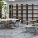 HAKUHODO Gravity Office / DDAA - عکاسی داخلی، کمد، میز، چوب، قفسه بندی، صندلی