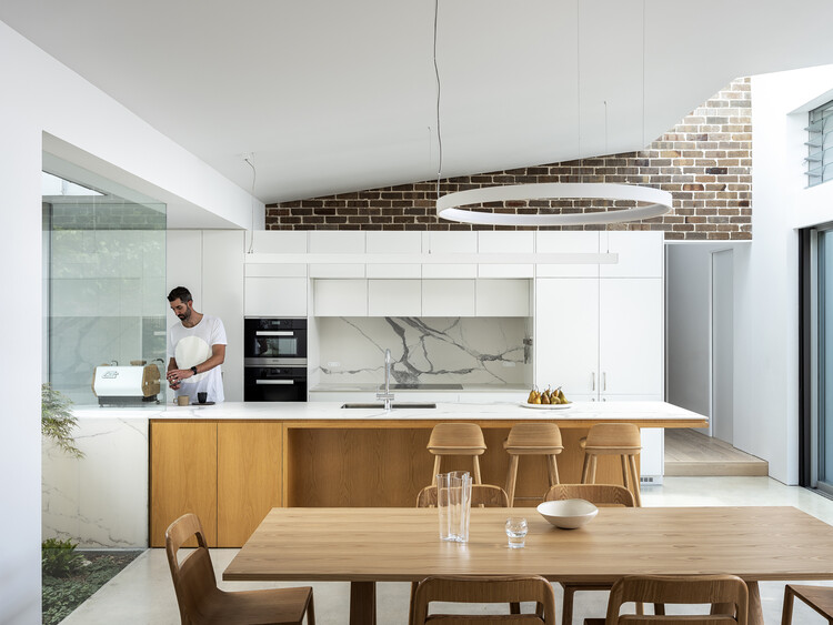 Cut and Morph House / Ahron Best Architects - عکاسی داخلی، آشپزخانه، میز، میز، صندلی