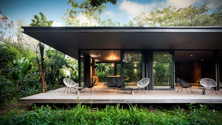 Forest Club House / Bloc Architects - عکاسی بیرونی، میز، صندلی، پنجره