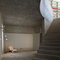 مرکز ملی نوآوری / Joaquim Portela Arquitetos - عکاسی داخلی، پله ها، بتن، نرده