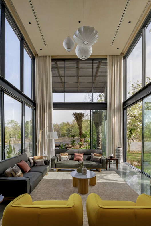 Enso Villa / The Grid Architects - عکاسی داخلی، اتاق نشیمن، مبل، میز، پنجره