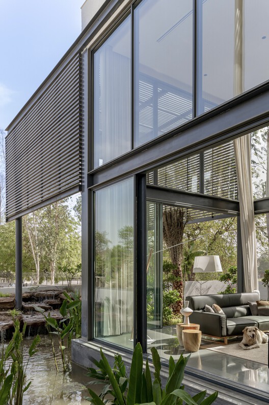 Enso Villa / The Grid Architects - عکاسی خارجی، پنجره، میز، صندلی، نما