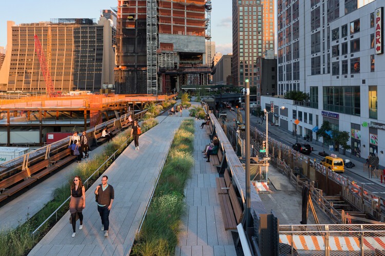 The High Line Effect: Transforming Abandoned Infrastructure in the United States - Image 7 of 11