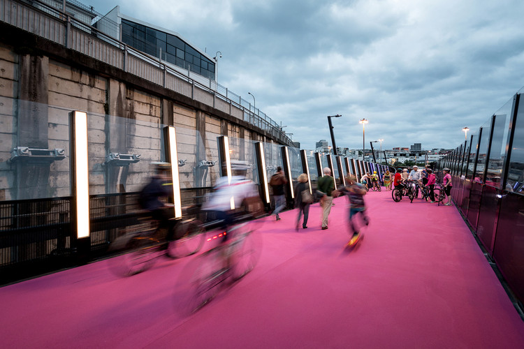 در روز جهانی دوچرخه: 22 پروژه الهام بخش معماری دوچرخه سواری - تصویر 2 از 32