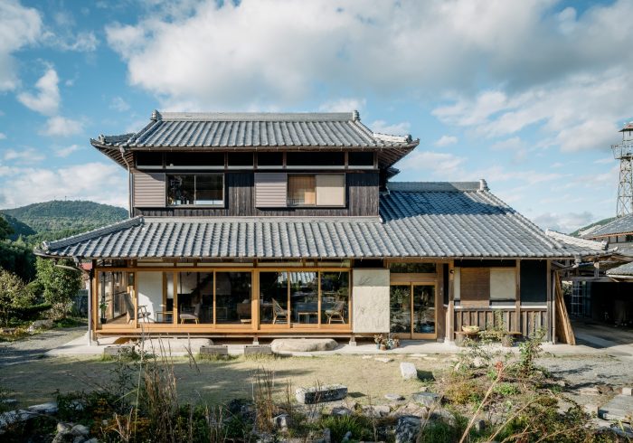 TOGO BOOKS nomadik / Coil Kazuteru Matumura Architects