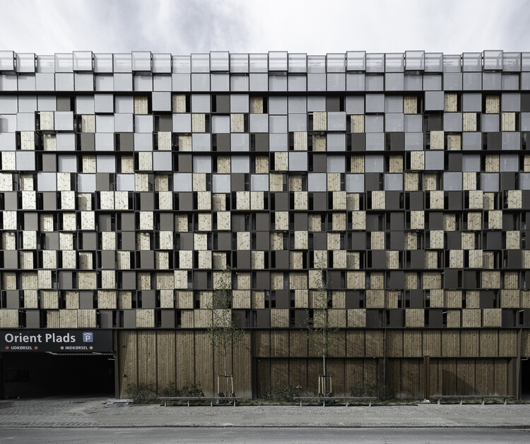پارکینگ خانه چوبی / معماران Vilhelm Lauritzen - عکاسی خارجی، آجر، نما