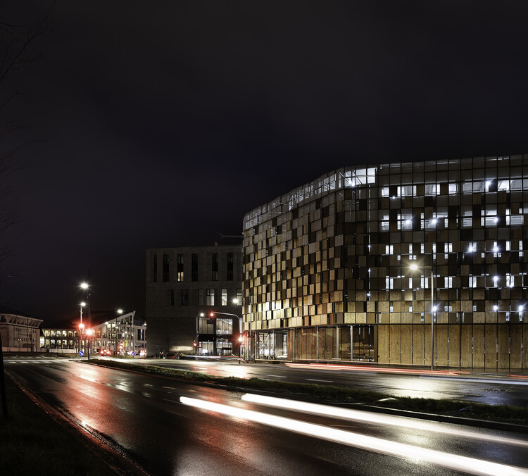 پارکینگ خانه چوبی / معماران ویلهلم لوریتزن - عکاسی داخلی، منظره شهری