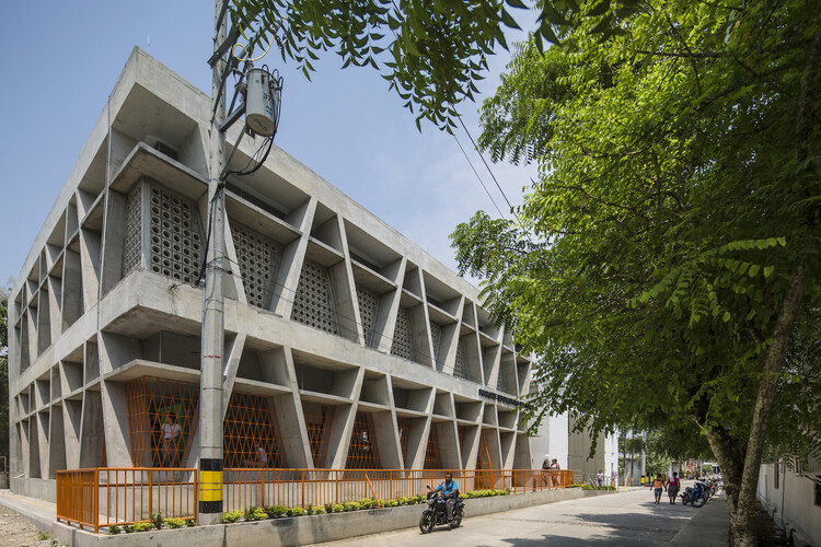 معماری آموزشی برای جامعه: کاوش در آثار معماران Plan:b در کلمبیا - تصویر 11 از 27