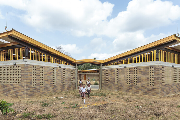 معماری آموزشی برای جامعه: کاوش در آثار معماران Plan:b در کلمبیا - تصویر 18 از 27