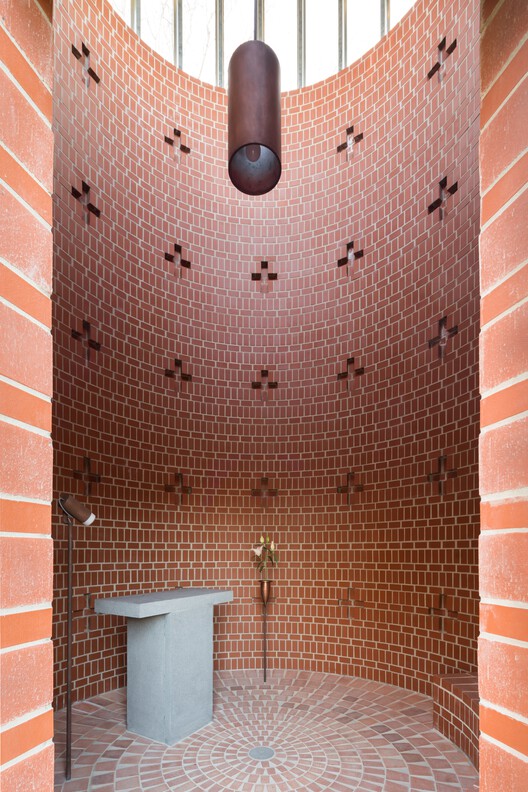 کلیسای کوچک آنتونی پادوا در فریشتاک / معماران کارل فیلساک - تصویر 4 از