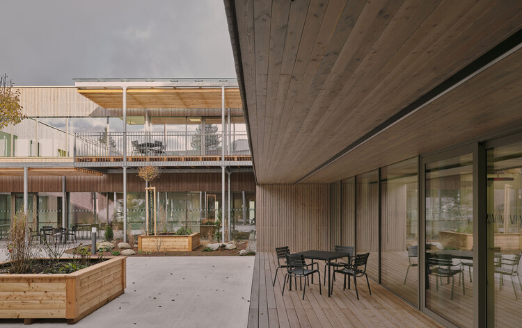 Multi-Generational Care Knittelfeld / Dietger Wissounig Architects - عکاسی داخلی، صندلی