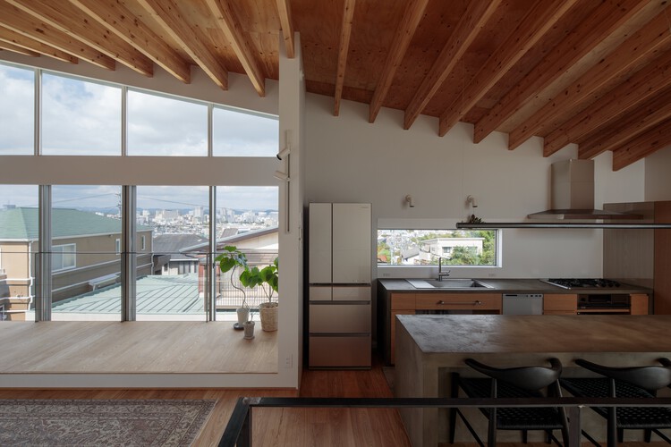 KDH2 House / Noesis Architecture ＆طراحی - عکاسی داخلی، آشپزخانه، میز، صندلی، تیرآهن