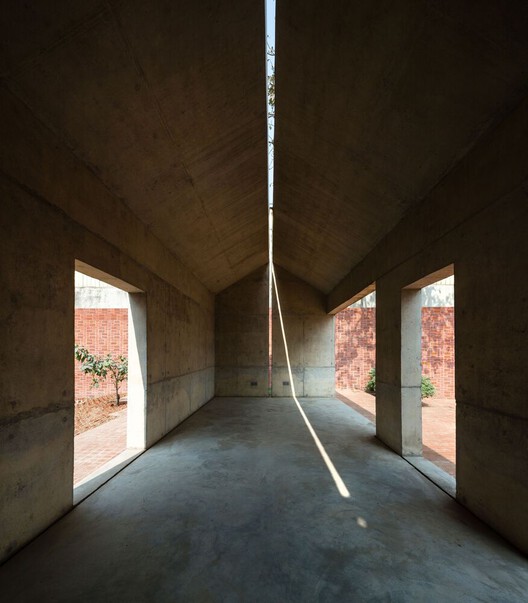 نور، همدلی و سکوت: معماری مارینا تبسم - تصویر 2 از 5