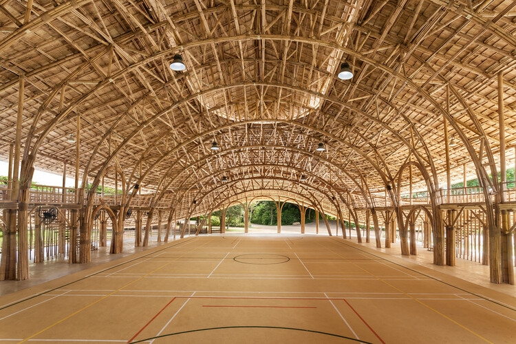 ساختن آینده ای پایدار: امکانات ورزشی ساخته شده از بامبو - تصویر 2 از 13