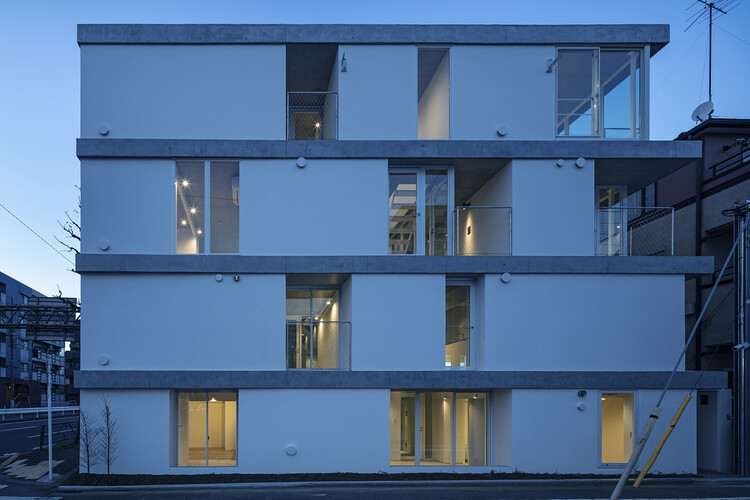 مجتمع آپارتمانی هیگاشی تاماگاوا / معماران Tomoyuki Kurokawa - عکاسی خارجی، پنجره، نما