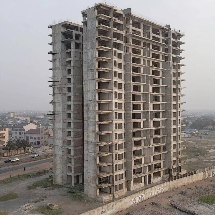 «ساختمان‌های متروک پتانسیل یک آینده احیاکننده را فراهم می‌کنند»: در گفتگو با Limbo Accra - تصویر 2 از 10