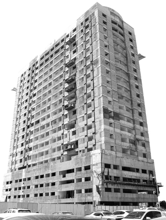 «ساختمان‌های متروکه پتانسیل یک آینده احیاکننده را فراهم می‌کنند»: در گفتگو با Limbo Accra - تصویر 7 از 10