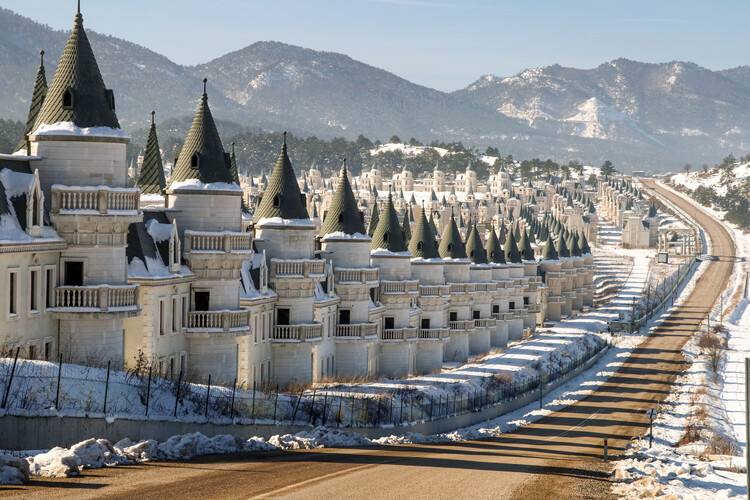 Disneyland Dystopian: The Story Behind Turkey's Castle Ghost Town - تصاویر بیشتر