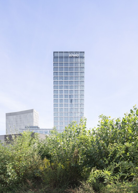 ساختمان بلند در Europaplatz / allmannwappner - تصویر 6 از 31