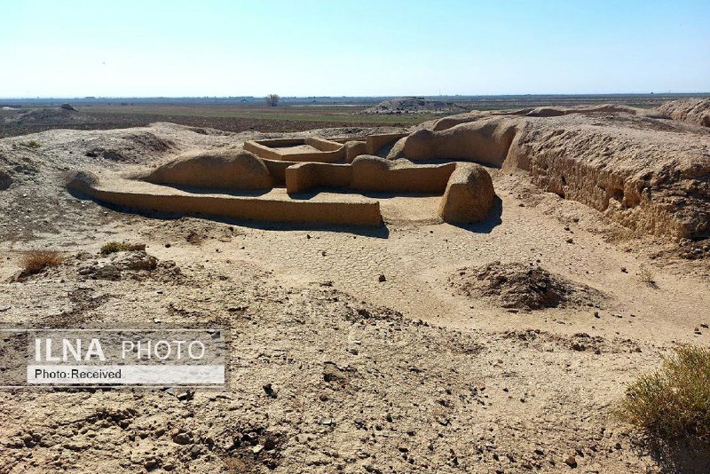تپه حصار دامغان با قدمت هفت هزارساله محل تردد گوسفندان، موتورها و قطارها/ گسترش زمین‌های کشاورزی روی کاخ ساسانیتپه حصار …