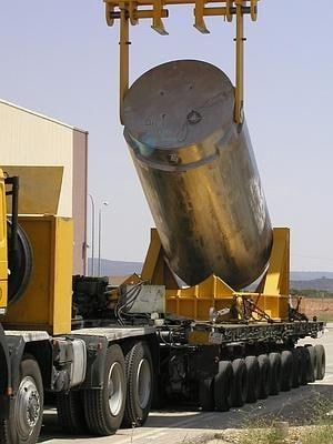 میدونستین کل اورانیوم غنی شده 400 کیلویی در یک دبه 20 لیتری جا میشه؟ جالبه بدونید درسته که ۴۰۰ کیلوگرم اورانیوم ابعاد ک…